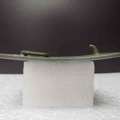 [Belt Buckle] Banister, Antique-Silver - Side: View from the side.