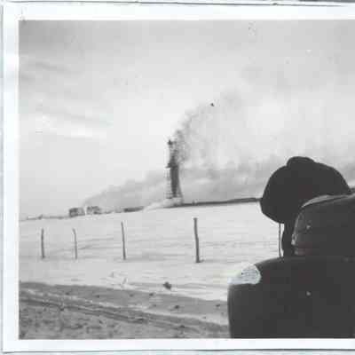 [Photo] Leduc #1 Coming In, Distance w/ Car Hood, Small, BW, c.1947