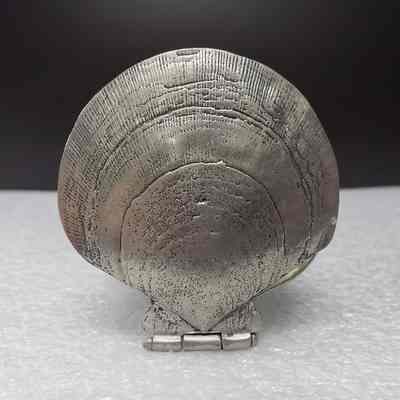 [Desk Ornament] Cohasset 1992, Clam-Shell Model, Metal - Top: View of top