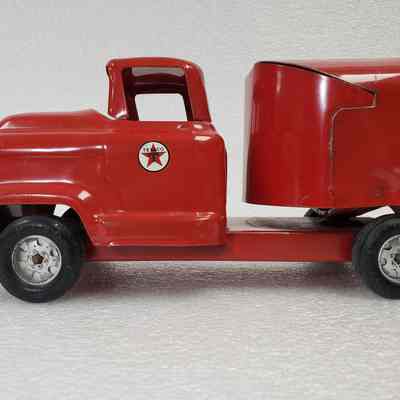 Side view, right-side, truck cab