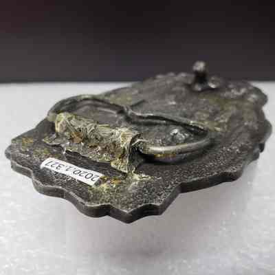 Hinge, angled