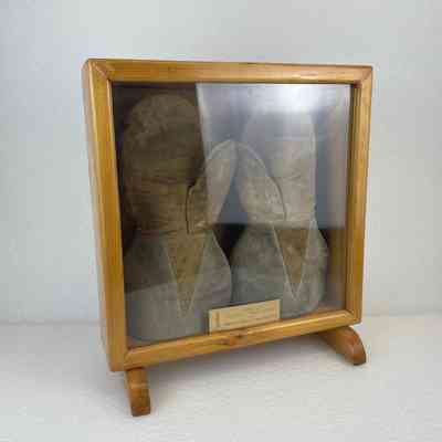 [Gloves] "Gentle Ben of the North", History of Lester F. (Ben) Owre, Leather, Case, Wood, Glass