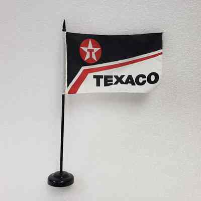 Front view, flag flat