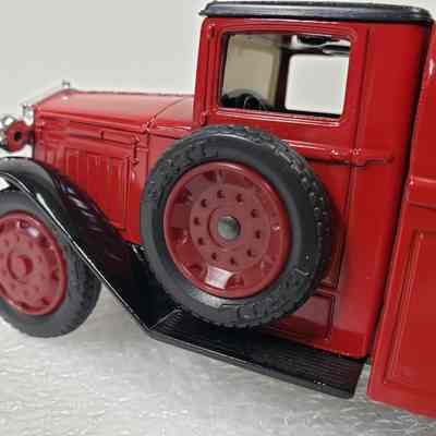 Close-up, right driver's side detail