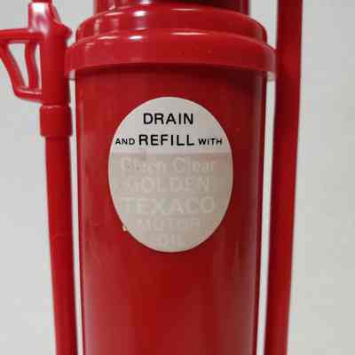 Close-up, middle sticker detail, front straight-on