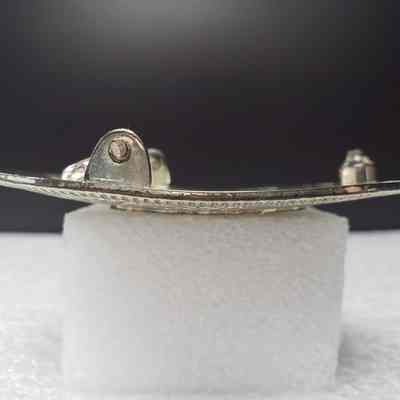 [Belt Buckle] CAT, Ornate, Silver - Side: View from the side.