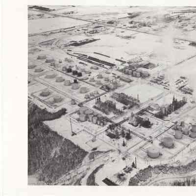 [Photo] Aerial View of Refinery, Large, BW, c.1950s
