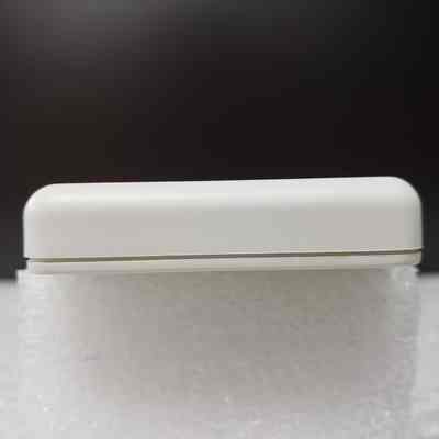 Side view, left edge