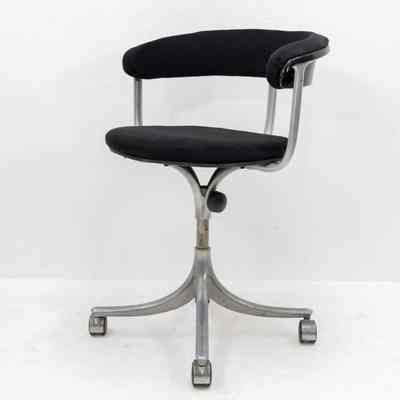 Kevi Chair with Castors