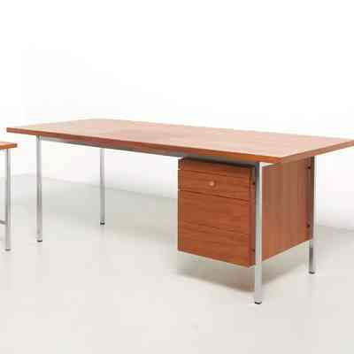 1500 Desk Series