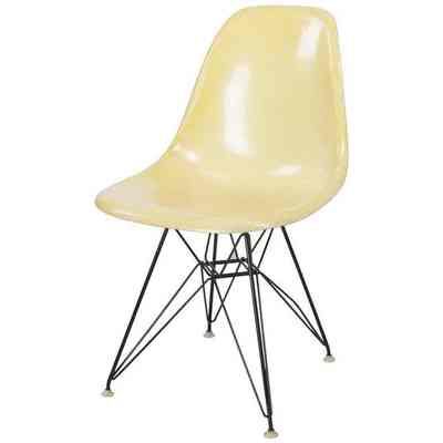 Shell Fiberglass Side Chair