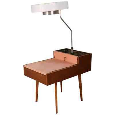 Walnut Planter Lamp Table Model 4634-L