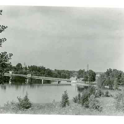 "The bridge at Wrightstown"