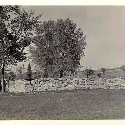 Laton Dick Cemetery on Chris Bloom Farm