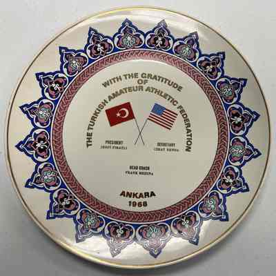 Robert "Bob" Bennett commemorative plate