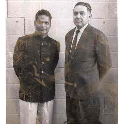 Robert Bennett and unknown man