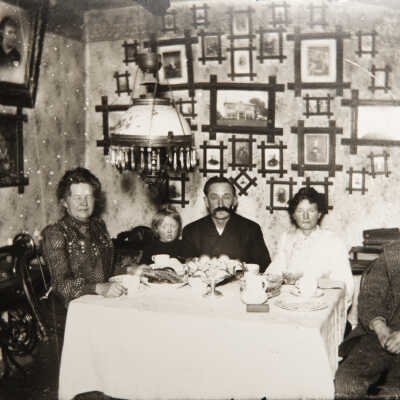 Williams' and Soebys' at Table