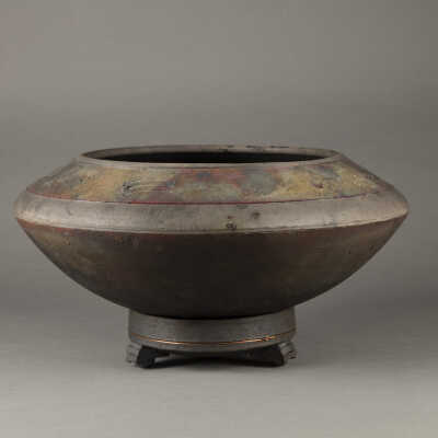 Untitled (thrown bowl with stand)