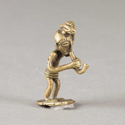 Gold Weight - Man Smoking Pipe