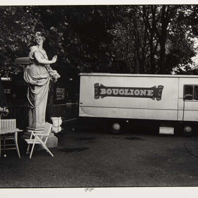 Circus, Paris (stone statue)