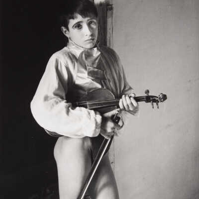 Violinist, Arles