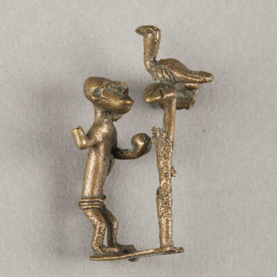 Gold Weight - Man with Bird in Tree