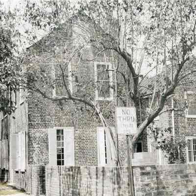 28 Longitude Lane