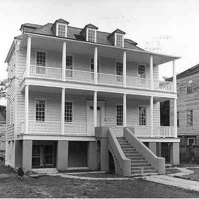 36 Chapel Street