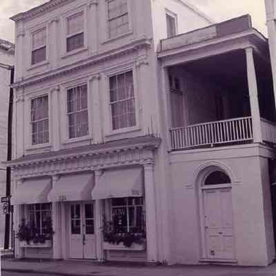 Hahnbaum-Moffett Building (186 King Street)