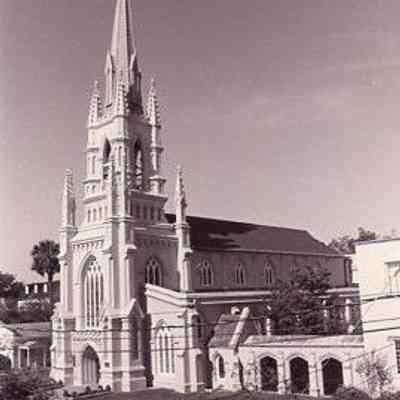 100 Wentworth Street (Grace Episcopal Church)