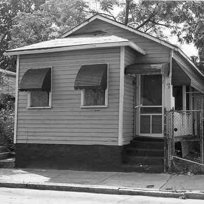 19½ Line Street