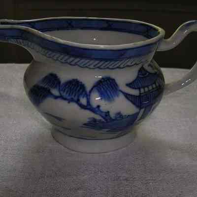 Pitcher, Cream