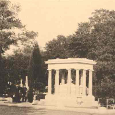 Scene at Magnolia Cemetery