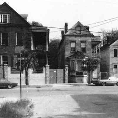 Elizabeth Street Houses from Henrietta Street (10-14 Elizabeth Street)