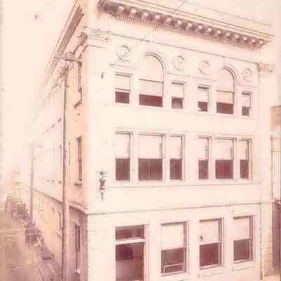 Corner of King Street and Burns Lane (360 King Street)