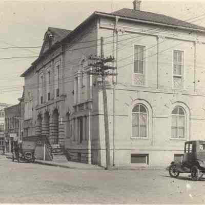 The Old Exchange Building (122 East Bay Street)