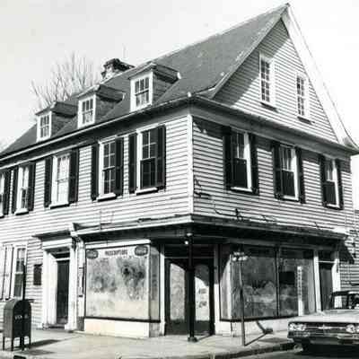 106 Broad Street (John Lining House) Before Restoration