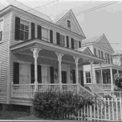 129-135 Ashley Avenue (Halsey Lumber Company Houses)