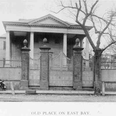 Old Place on East Bay [Nathaniel Heyward House]