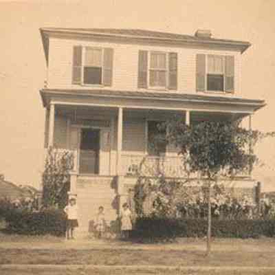 14 Parkwood Avenue
