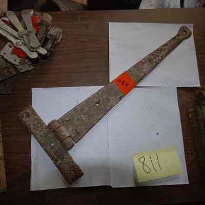 T-Shaped Hinge
