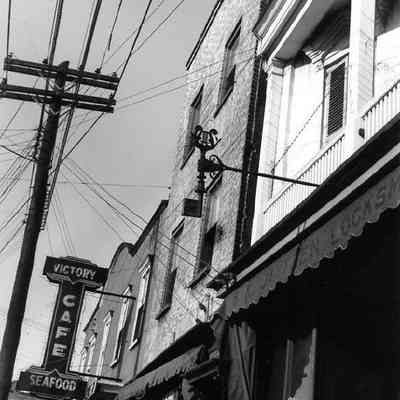250-256 Meeting Street Storefronts and Signage