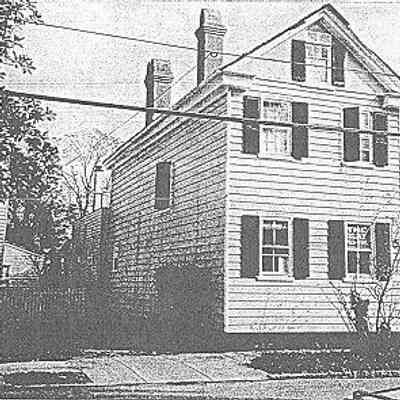 10 Gadsden Street