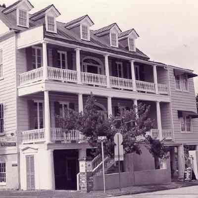 Scott-Castens House (342 East Bay Street)