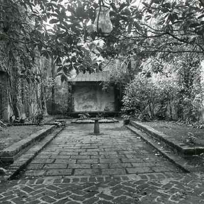 Garden of the William Stone House (83 East Bay Street)