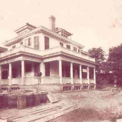 32 Coming Street (College of Charleston Sorority House)