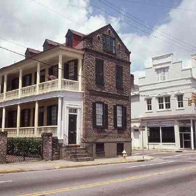 283 East Bay / 28 Hasell