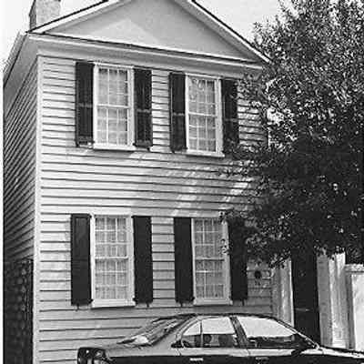 74 Church Street (Russell-Dehon Tenement)