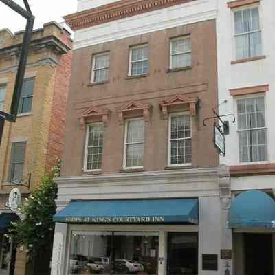 200 King Street (Flag Building)