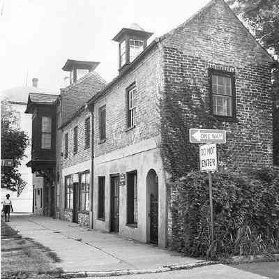 114-120 East Bay Street (Coates' Row)